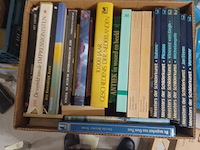 Doos met boeken uit inboedel van alles wat aantal 50 stuks - afbeelding 6 van  7