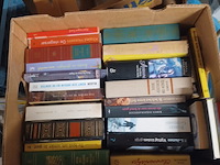 Doos met boeken uit inboedel van alles wat aantal 50 stuks. - afbeelding 2 van  5