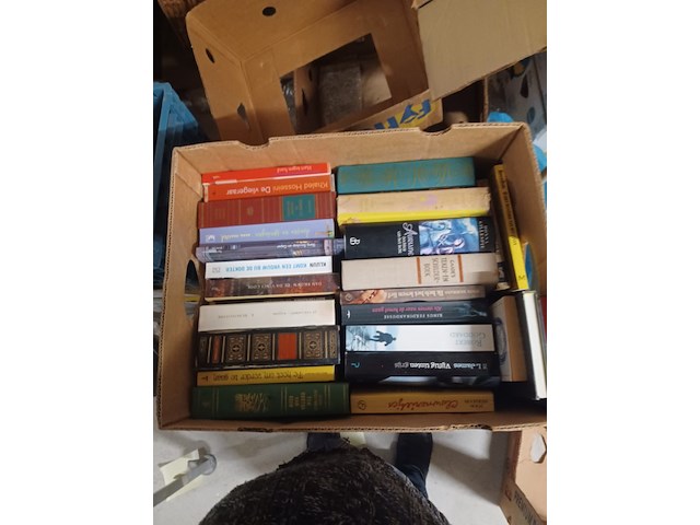 Doos met boeken uit inboedel van alles wat aantal 50 stuks. - afbeelding 4 van  5