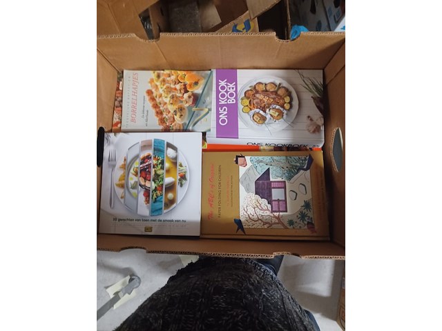 Doos met boeken uit inboedel van alles wat aantal 66 stuks - afbeelding 2 van  5