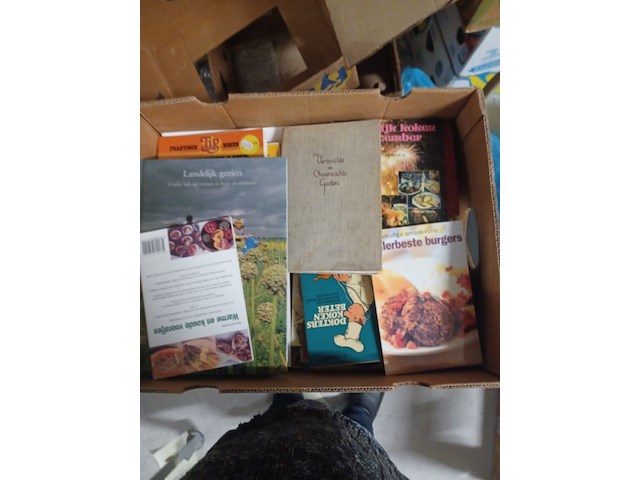 Doos met boeken uit inboedel van alles wat aantal 66 stuks - afbeelding 5 van  5