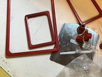 Doos met ca 30 prijskaartramen en accessoires - afbeelding 10 van  11