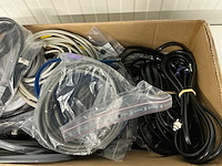 Doos met diverse nibp kabels - afbeelding 3 van  3