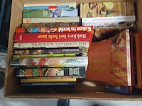 Doos met diversen kookboeken uit inboedel aantal 49 stuks. - afbeelding 4 van  5
