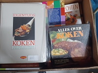 Doos met diversen kookboeken uit inboedel aantal 55 stuks. - afbeelding 5 van  5