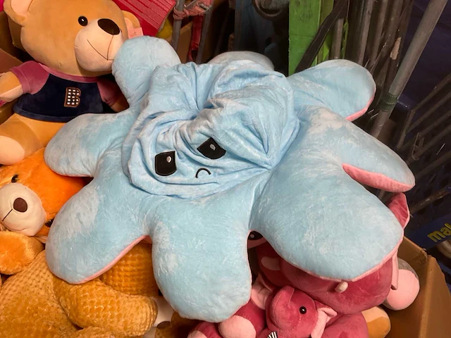 Doos met knuffels - afbeelding 4 van  9