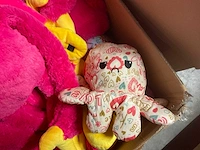 Doos met knuffels - afbeelding 5 van  5