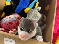 Doos met knuffels - afbeelding 2 van  10