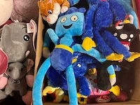 Doos met knuffels - afbeelding 3 van  10