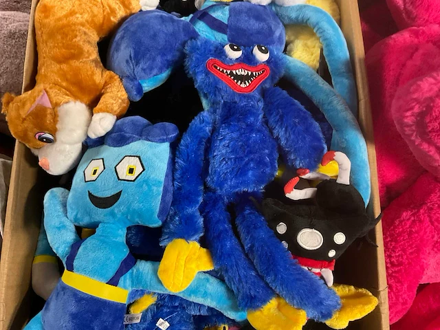 Doos met knuffels - afbeelding 4 van  10