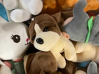 Doos met knuffels - afbeelding 2 van  12