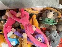 Doos met knuffels - afbeelding 9 van  12