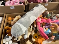 Doos met knuffels - afbeelding 11 van  12