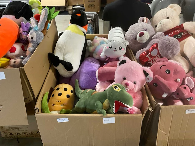 Doos met knuffels - afbeelding 1 van  6