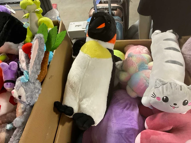 Doos met knuffels - afbeelding 4 van  6