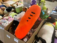Doos met knuffels - afbeelding 5 van  12
