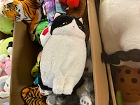Doos met knuffels - afbeelding 6 van  12