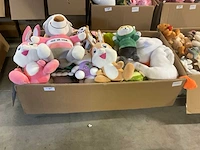 Doos met knuffels - afbeelding 1 van  6