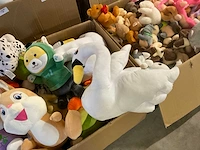 Doos met knuffels - afbeelding 6 van  6