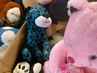 Doos met knuffels - afbeelding 3 van  6