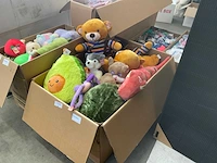 Doos met knuffels - afbeelding 1 van  8
