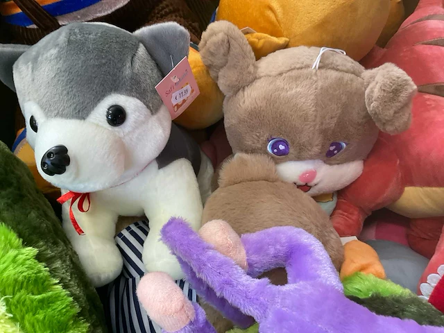 Doos met knuffels - afbeelding 5 van  8