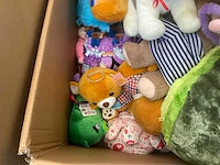 Doos met knuffels - afbeelding 7 van  8