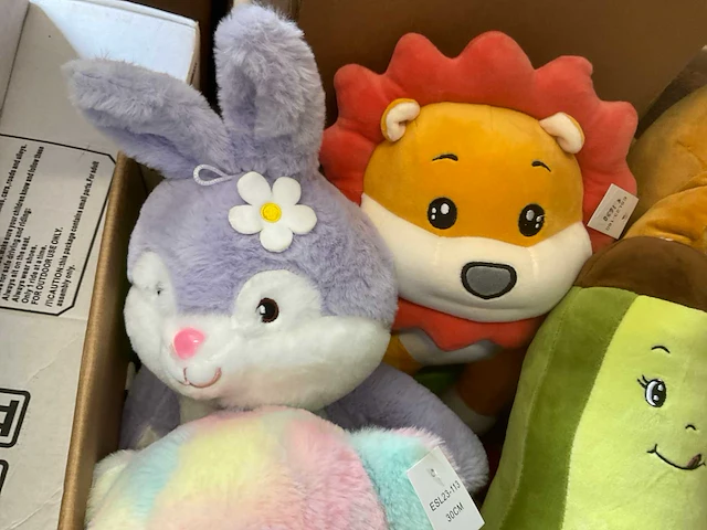 Doos met knuffels - afbeelding 6 van  6
