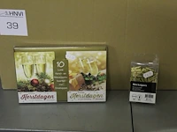 Doos met miniknijpers en kerst- en nieuwjaarskaarten met enveloppen in diverse soorten - afbeelding 2 van  3