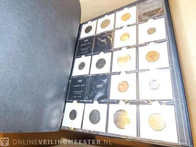 Doos nederlandse muntenalbums - afbeelding 3 van  17