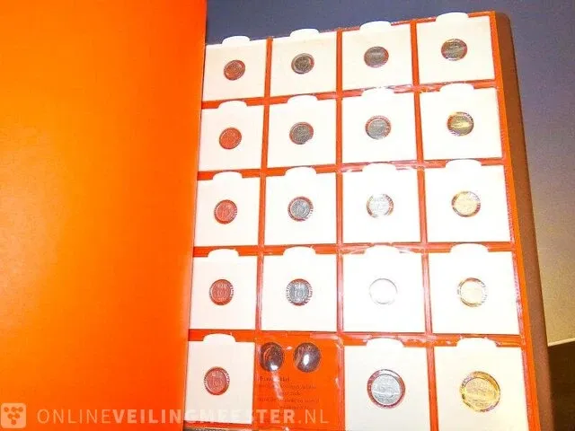 Doos nederlandse muntenalbums - afbeelding 33 van  35