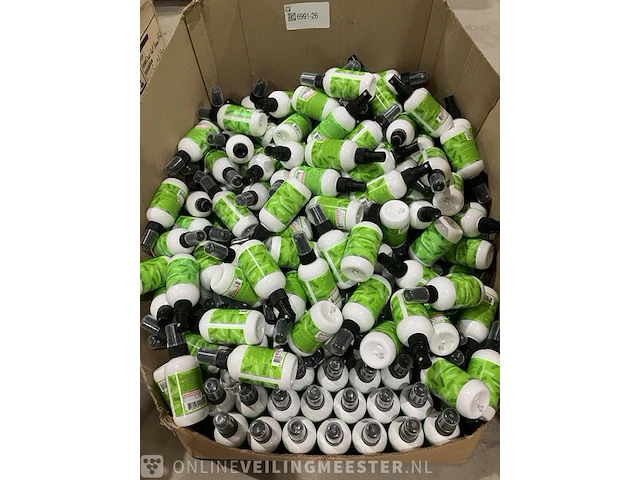Doos processierups spray - afbeelding 3 van  3