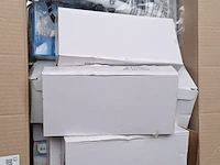 Doos vol afvoertjes, sifons etc - afbeelding 1 van  6