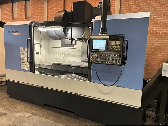 Doosan - dnm 750 - cnc bewerkingscentra - afbeelding 1 van  14