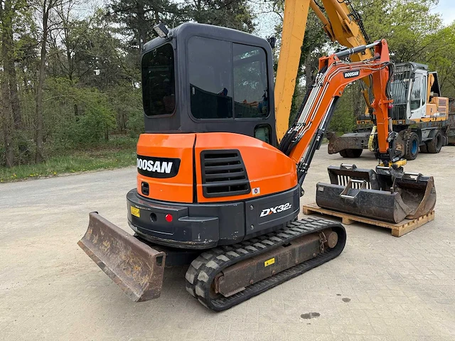 Doosan - dx32z - rupsgraafmachine - afbeelding 3 van  9