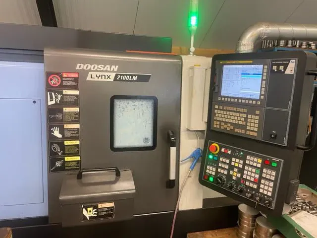 Doosan - lynx 2100lmb - cnc draaibank - afbeelding 10 van  14