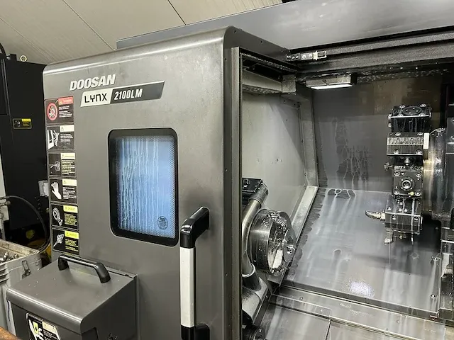 Doosan - lynx 2100lmb - cnc draaibank - afbeelding 11 van  14