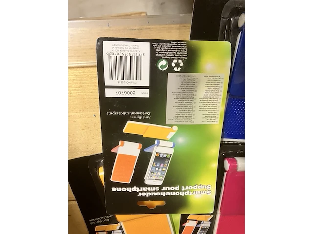 Doosje met 24 smartphonehouder antislip, 4 kleuren - afbeelding 5 van  5