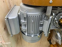 Dop seal apparaat met compressor, vulmachine en voorraad (3000 flesjes) - afbeelding 9 van  29