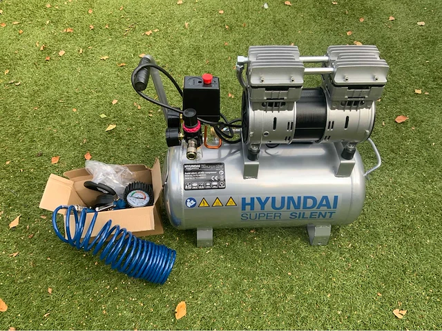 Dop seal apparaat met compressor, vulmachine en voorraad (3000 flesjes) - afbeelding 19 van  29
