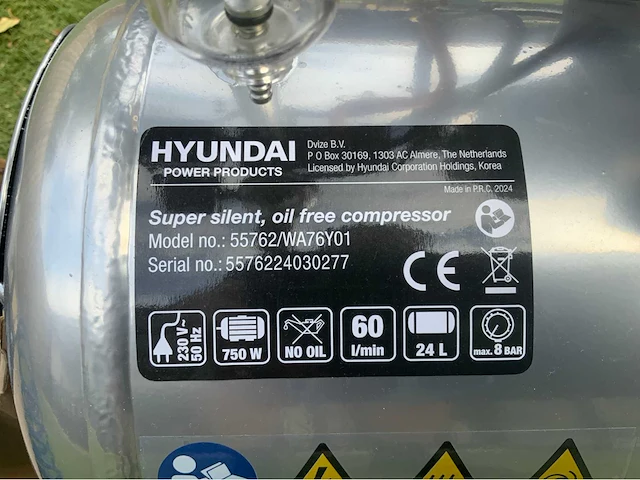 Dop seal apparaat met compressor, vulmachine en voorraad (3000 flesjes) - afbeelding 20 van  29