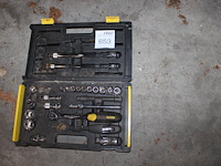 Doppenset, incompleet. - afbeelding 1 van  1