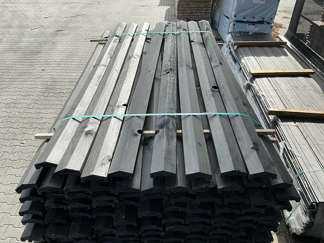 Douglas afdeklatten zwart gecoat 1800x85x35mm (107x) - afbeelding 1 van  3