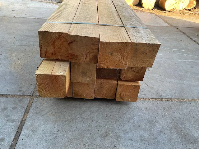 Douglas balken 150x150 mm (12x) - afbeelding 2 van  5