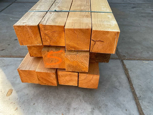 Douglas balken 150x150 mm (12x) - afbeelding 4 van  5