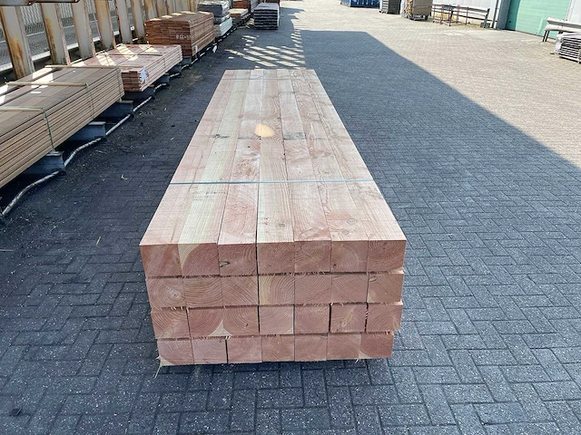 Douglas balken 150x150mm, lengte 250cm (14x) - afbeelding 1 van  3