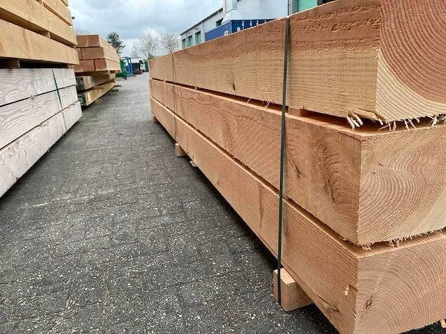 Douglas balken fijnbezaagd 150x150mm, lengte 250cm (14x) - afbeelding 2 van  3