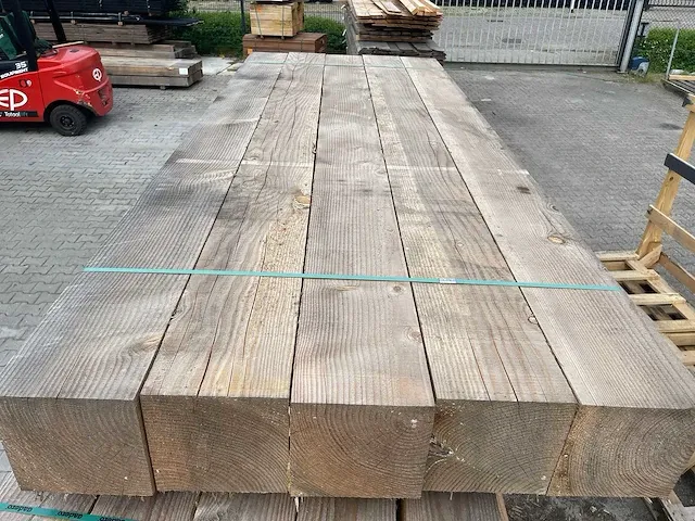 Douglas balken fijnbezaagd 200x200mm, lengte 250cm (5x) - afbeelding 1 van  3