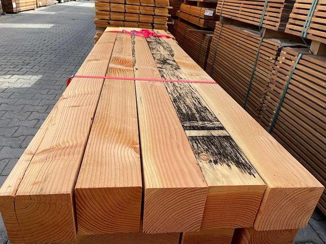Douglas balken fijnbezaagd 3000x140x140mm (15x) - afbeelding 1 van  3