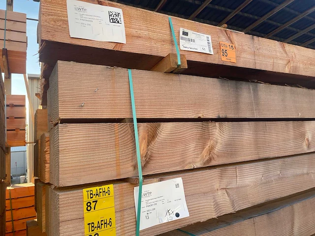 Douglas balken fijnbezaagd 3000x200x200mm (8x) - afbeelding 4 van  4